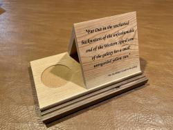 Book valet - Hitchhiker's Guide