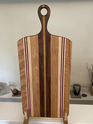 Charcuterie board with handle